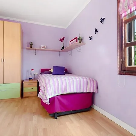 Сasa de vacaciones Ferienhaus Mit Balkon, Terrassen Und Gemeinschaftspool