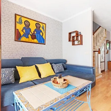 Сasa de vacaciones Ferienhaus Mit Balkon, Terrassen Und Gemeinschaftspool