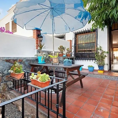 Ferienhaus Mit Balkon, Terrassen Und Gemeinschaftspool