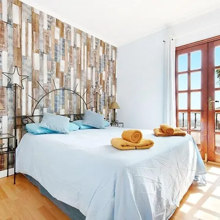 Semesterbostad Ferienhaus Mit Balkon, Terrassen Und Gemeinschaftspool *